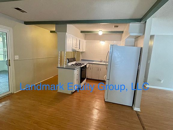 5th image of 702 Park Cir