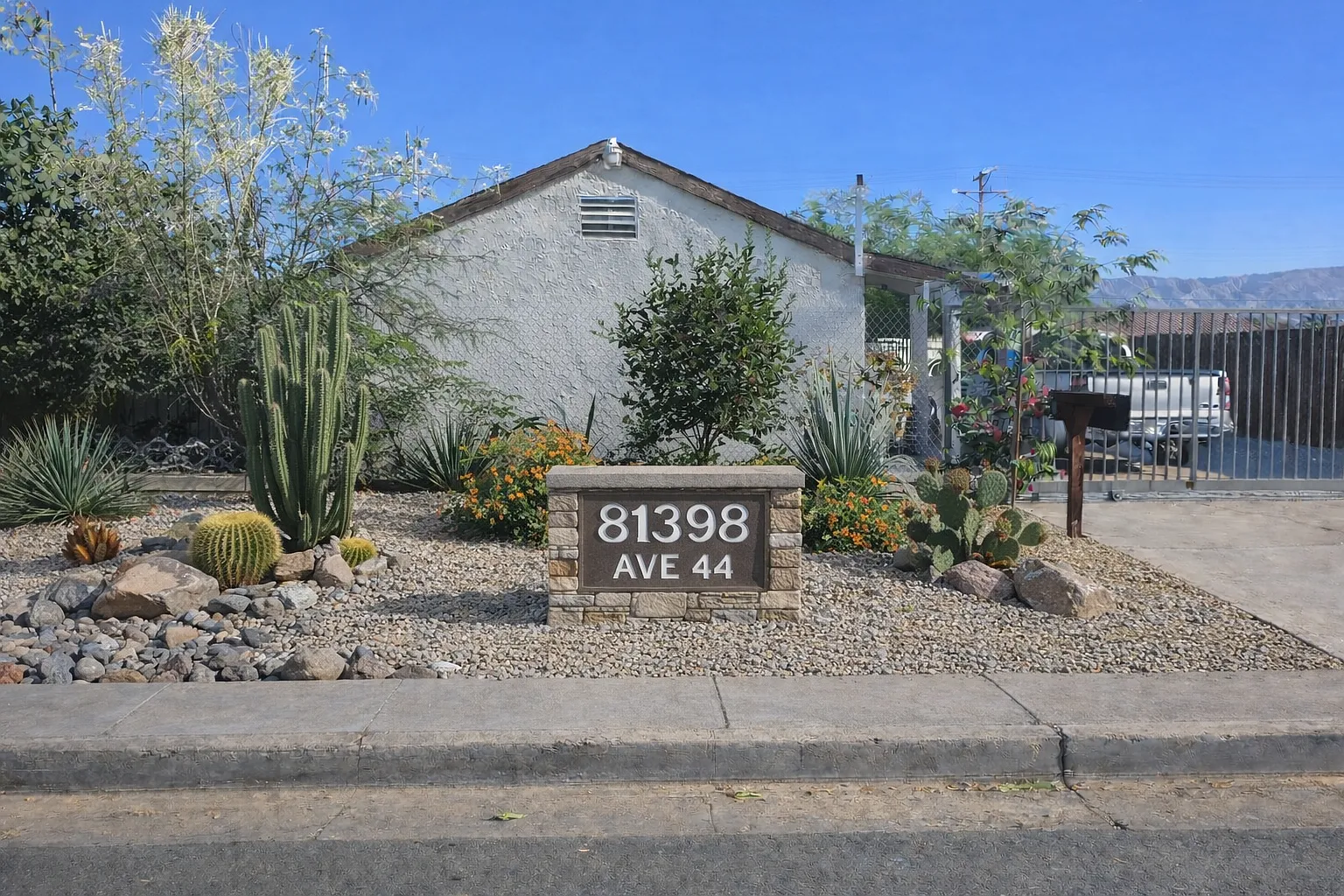 1 bed, 1.5 bath, 450 sqft, $1,250 — Photo 1