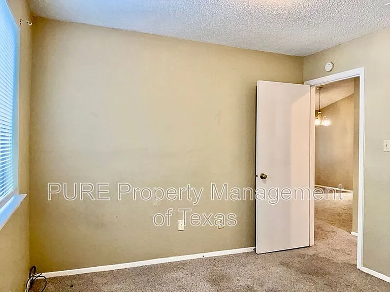 2105 Balsam Way — Photo 17