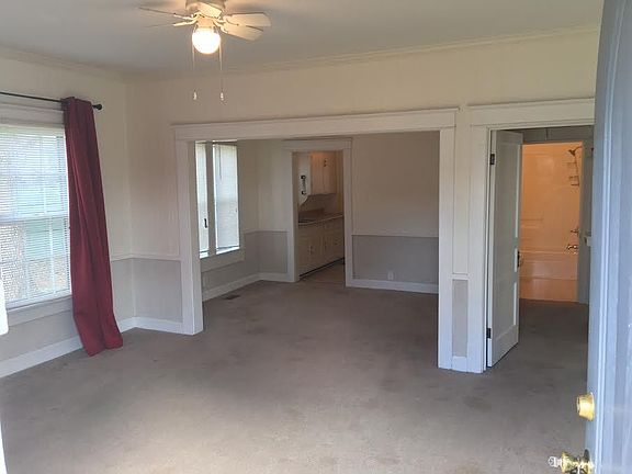 4th image of 204 W Kingwood Dr