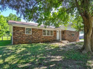 1335 E Bonaire Dr, Springfield, MO 65803
