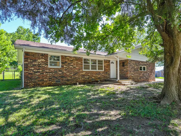 1335 E Bonaire Drive, Springfield, MO 65803