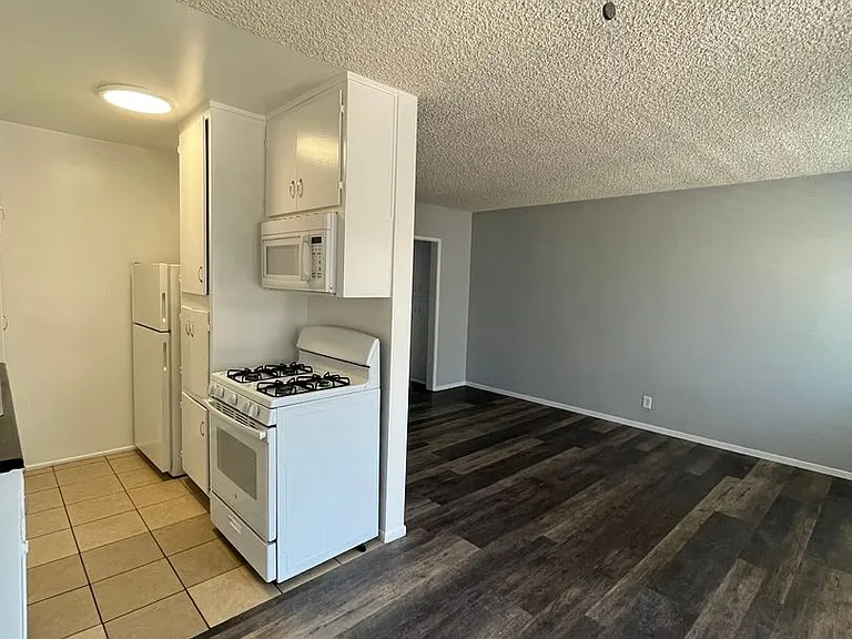 1510 Orizaba Ave — Photo 6