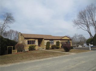 3 Lookout St, Smithfield, RI 02828