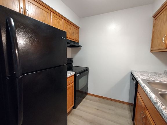 5th image of 992 3rd St #101