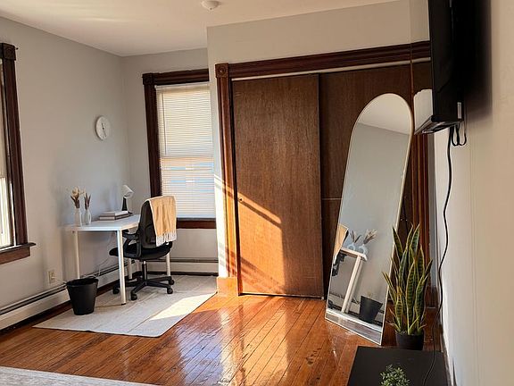 5th image of 19-23 Pearl St #B