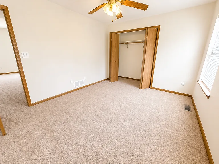 4006 Meadow View Dr — Photo 22