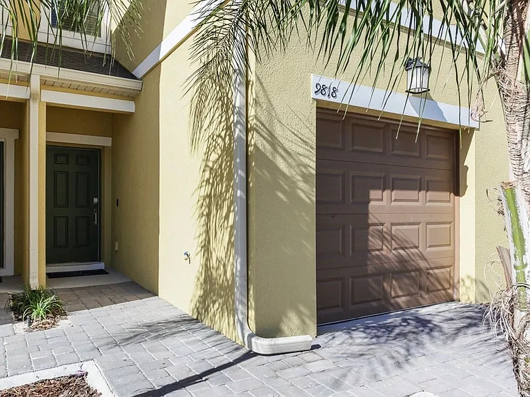 9818 Red Eagle Dr — Photo 3