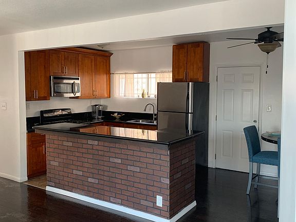 2nd image of 653 N Commonwealth Ave
