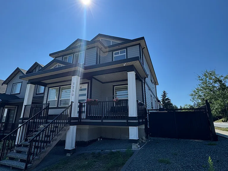 1250 Mitchell St — Photo 32
