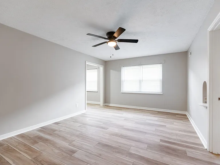 2255 W Broad St #208 — Photo 9