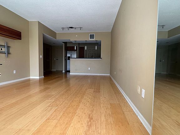 4th image of 322 E Central Blvd Unit 807
