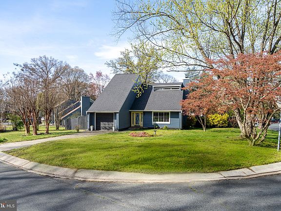 2nd image of 382 Wilett Ct