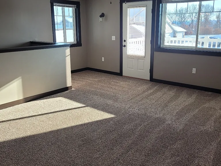 1929 Cypress Ct NE #8 — Photo 2