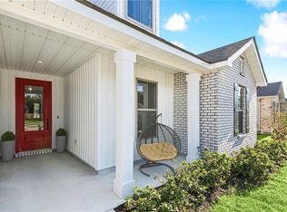 933 Laurel Oaks Dr, Waggaman, LA 70094