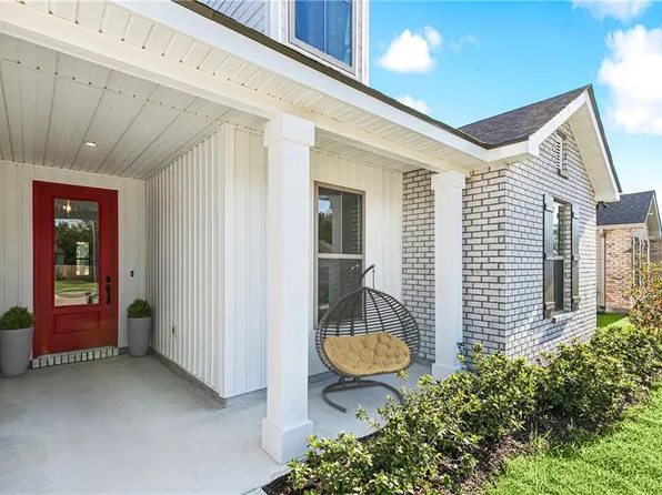 933 Laurel Oaks Dr, Waggaman, LA 70094