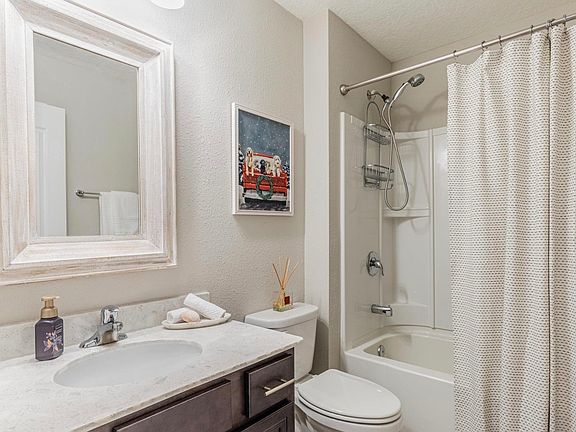 5th image of 80 Glasgow Dr