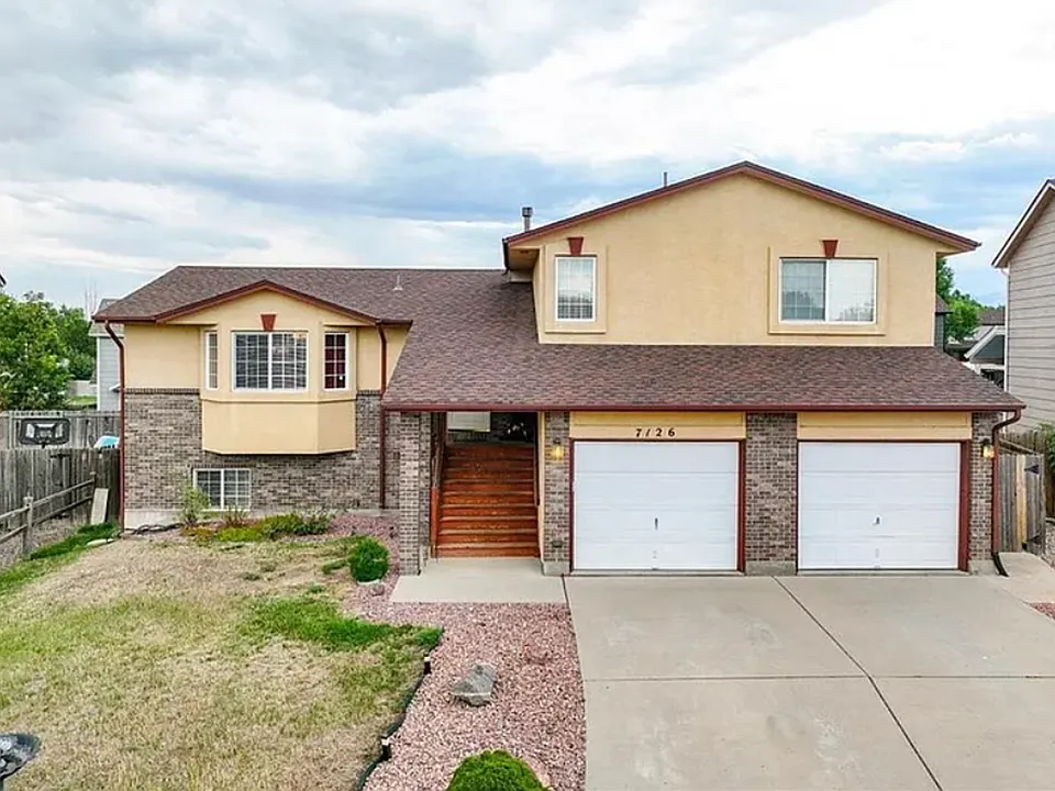 7126 Oxmoor Ln