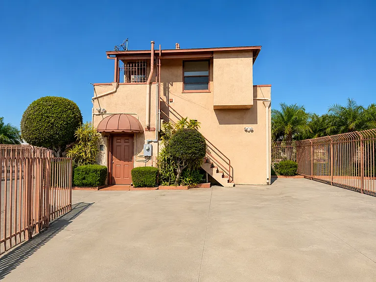 3527 W Beverly Blvd #1 — Photo 11