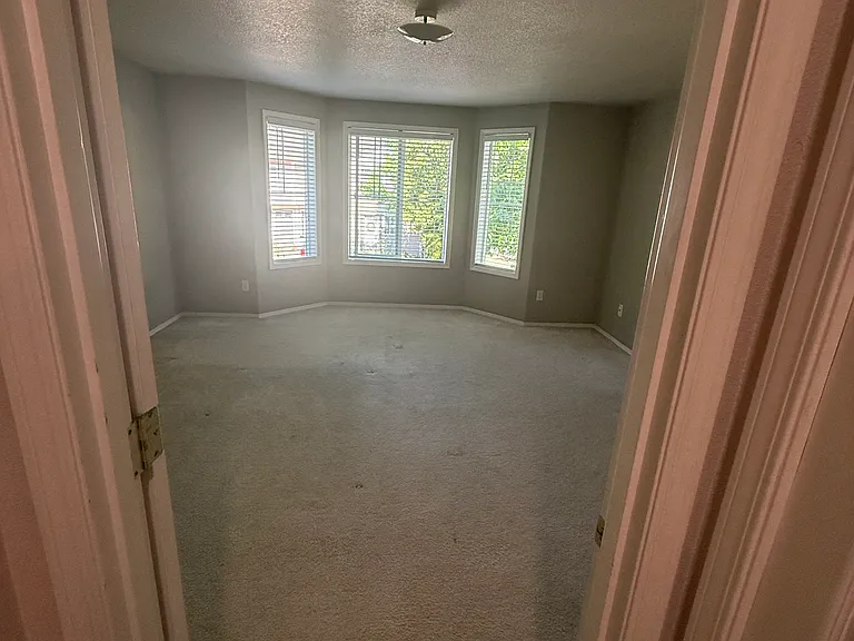 4906 NW 1st Ave — Photo 13
