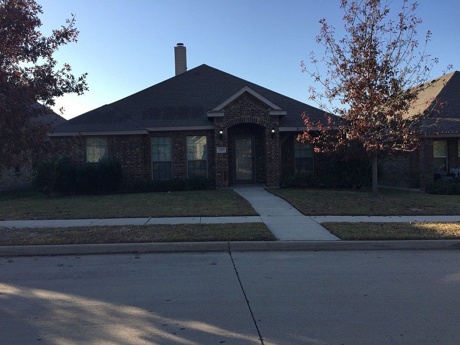1st image of 107 Brook Hollow Ln