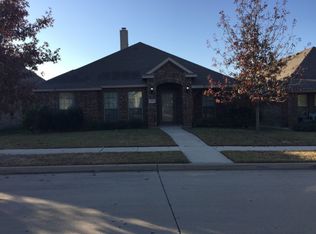 107 Brook Hollow Ln, Red Oak, TX 75154