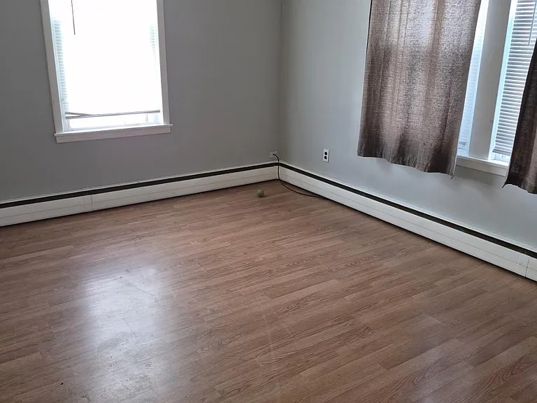 165 Greenwood St #1R — Photo 11