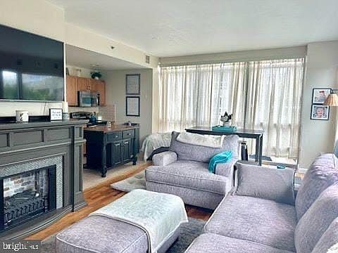 4th image of 901 N Penn St Unit P306