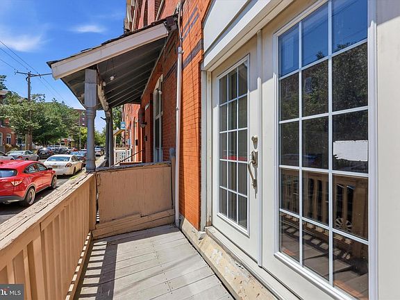 3rd image of 4427 Sansom St