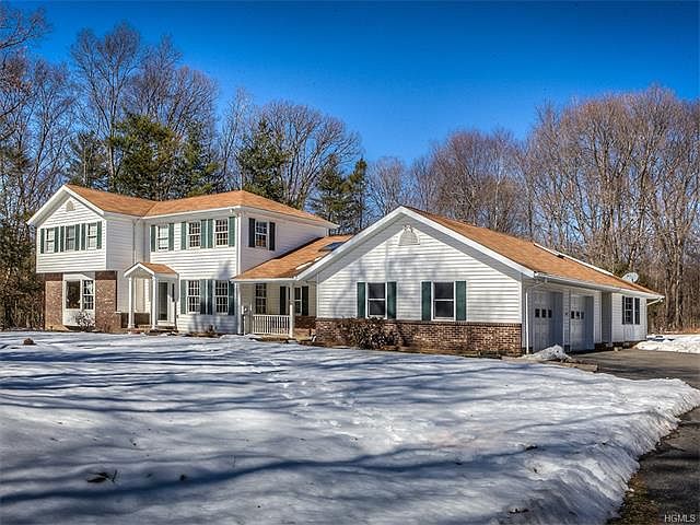2nd image of 220 Langlitz Rd