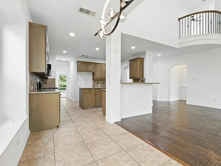 10421 Sexton Dr — Photo 9