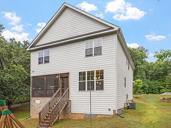 5th image of 1004 Woodhall Ln