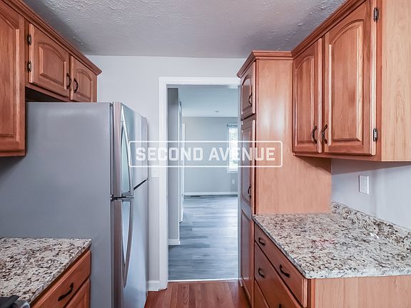 3rd image of 564 Carnival Dr
