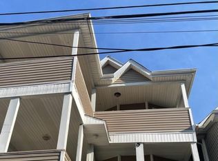 228 Benziger Ave FLOOR 3, Staten Island, NY 10301