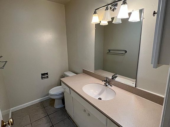 5th image of 670 Rebecca Way APT 3