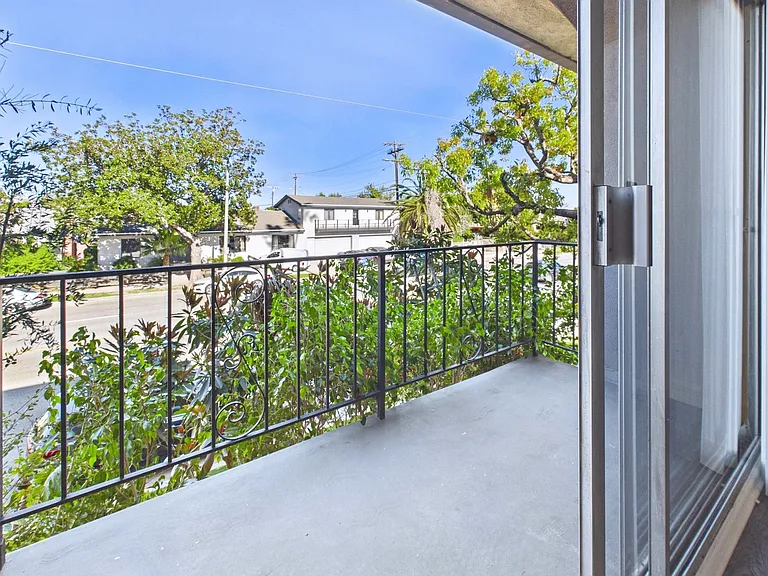 3749 McLaughlin Ave. — Photo 32