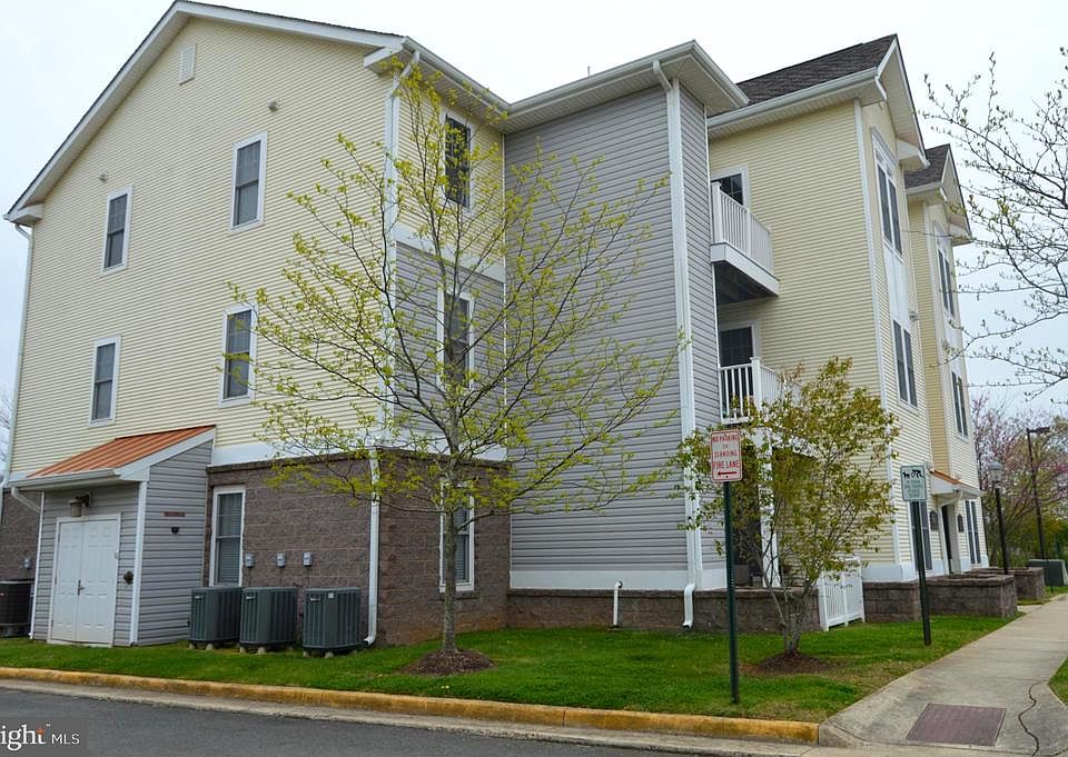 1st image of 6163 Willow Pl APT 204