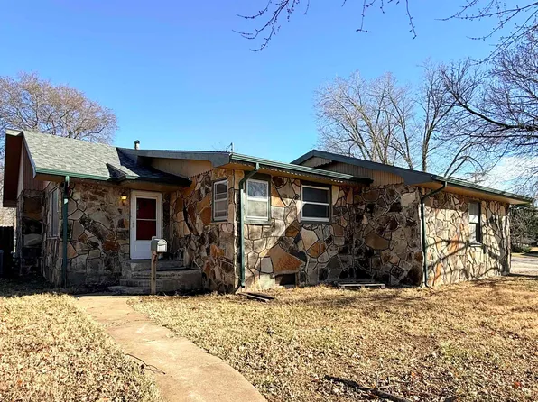 630 S Roosevelt St, Marion, KS 66861