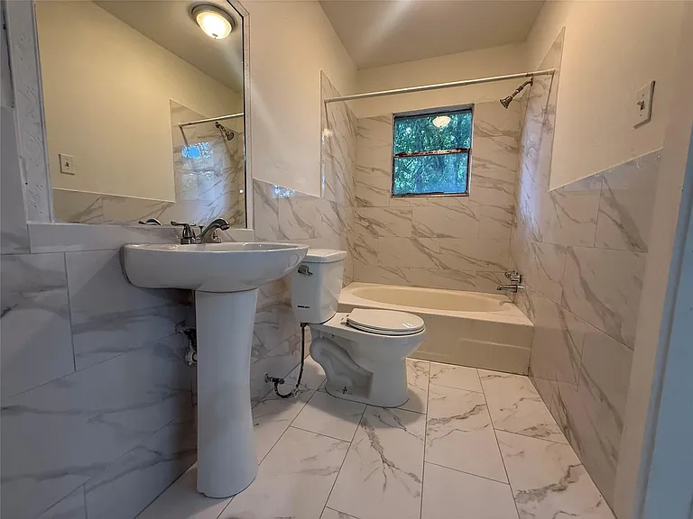 7002 Vandeman St #5 — Photo 9