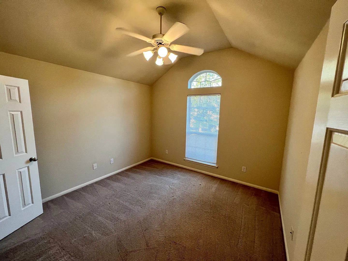 Duplex — Photo 3