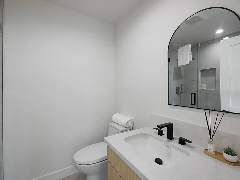 18101 Green Meadow Dr — Photo 13