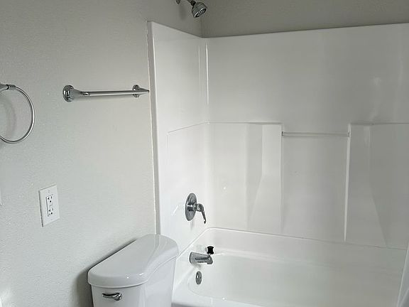 3rd image of 714-7165 E 81st St #716