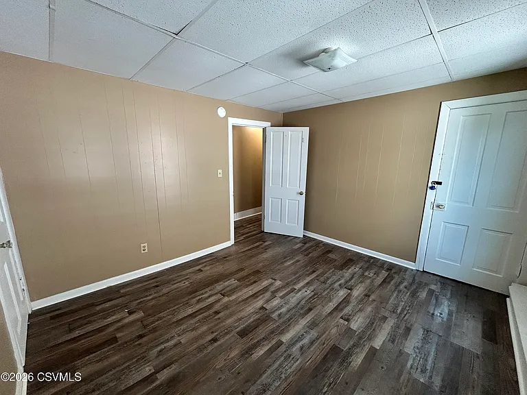 1225 Memorial Ave — Photo 17