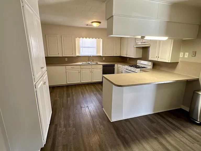 3531 Canal Ave — Photo 3