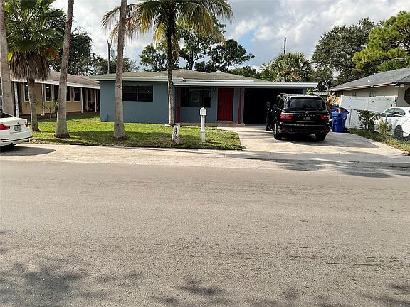 4th image of 429 NW 15th Ter