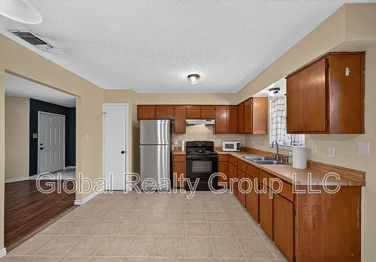 306 Meadow Dr — Photo 12