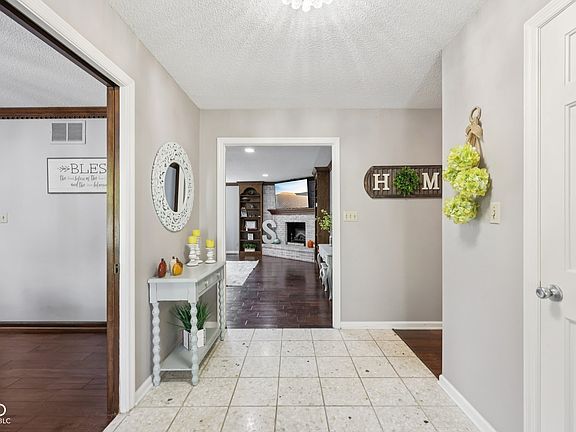 4th image of 135 Westmoor Dr