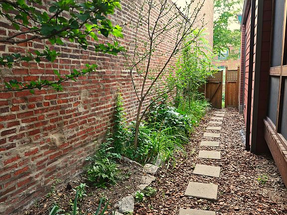 3rd image of 1521 Vail Pl