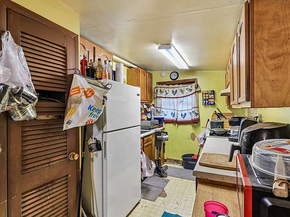4th image of 35573 N Poplar Ave