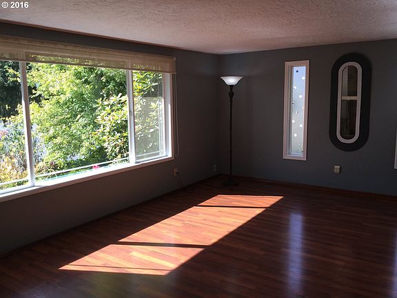 4th image of 7509 NW Vista Ave